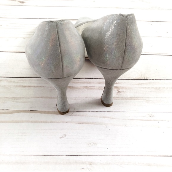 Vintage Rene Mancini Iridescent Silver Suede Pumps - Picture 4 of 5
